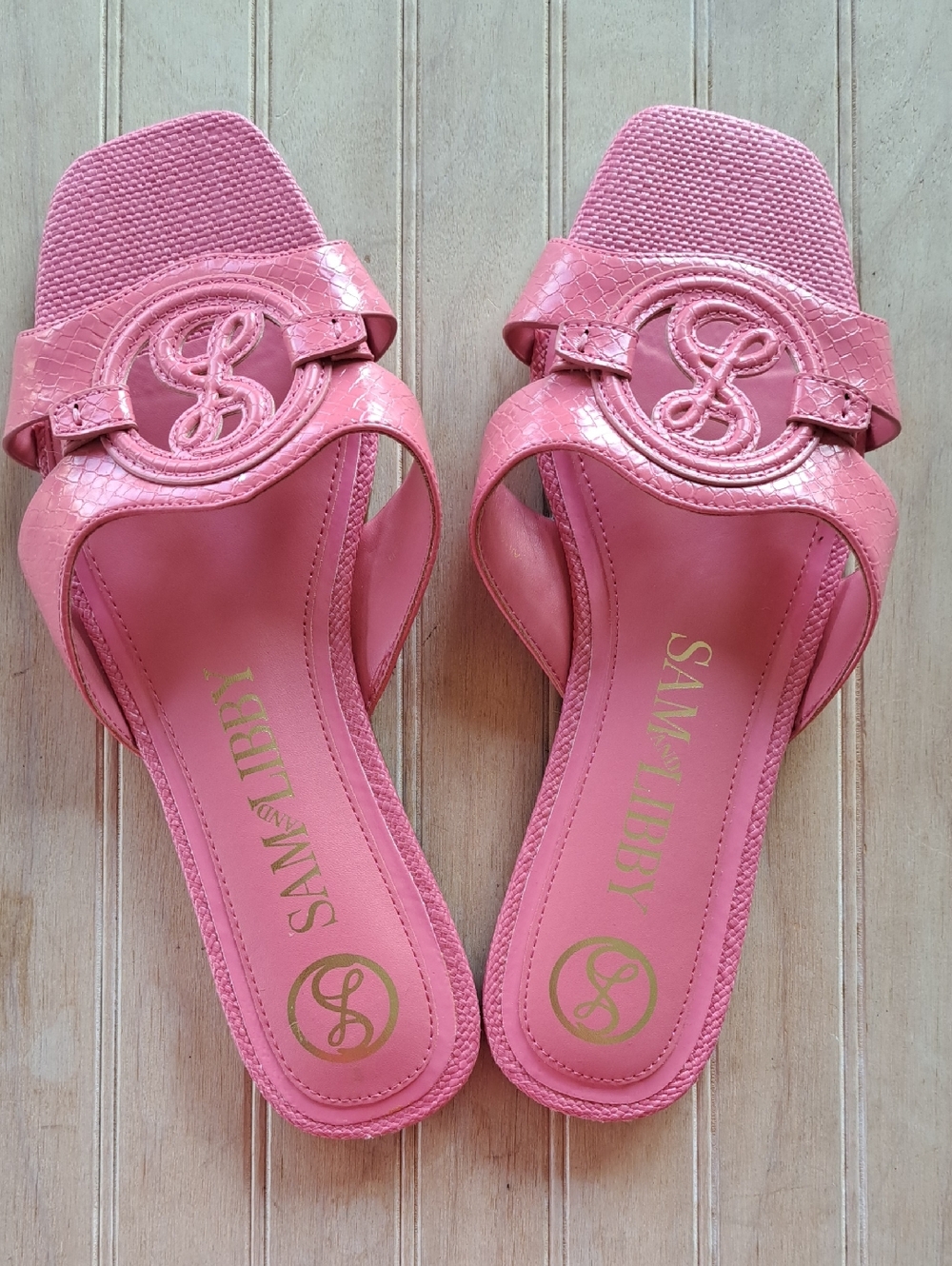 Sam & Libby Lana Soft Pink Monogram Slide Sandals Croc Texture Classy Feminine